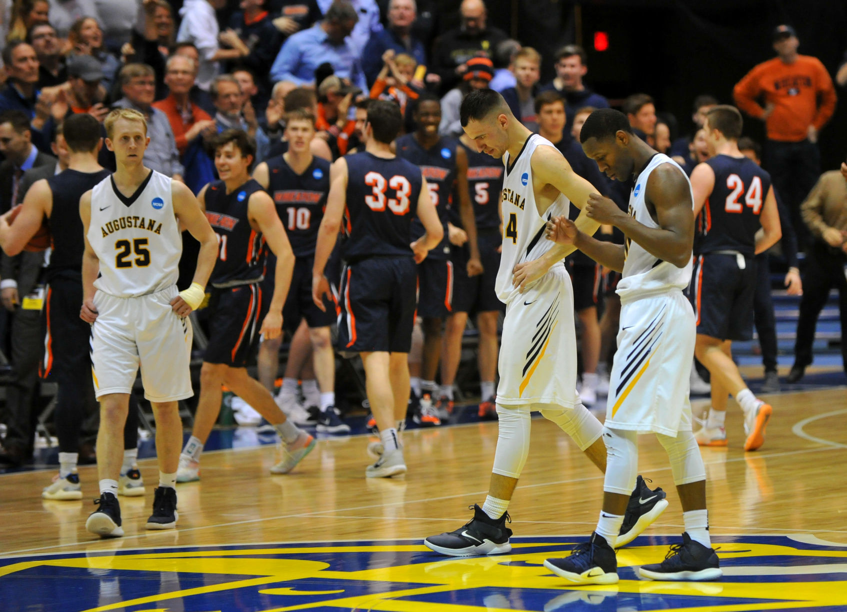 Augustana vs Wheaton in sectional semifinal